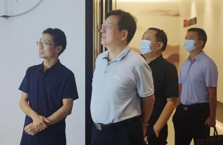 文化引領(lǐng)，振興湘商——湖南省政協(xié)副主席、省工商聯(lián)主席張健調(diào)研鴻揚(yáng)集團(tuán)