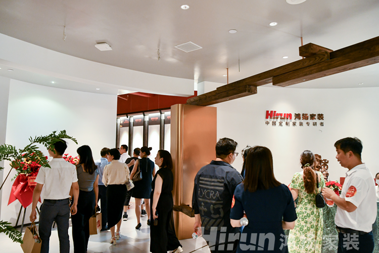 驚喜預(yù)告！又兩城將新張，鴻揚(yáng)定制家裝逆市飛揚(yáng)
