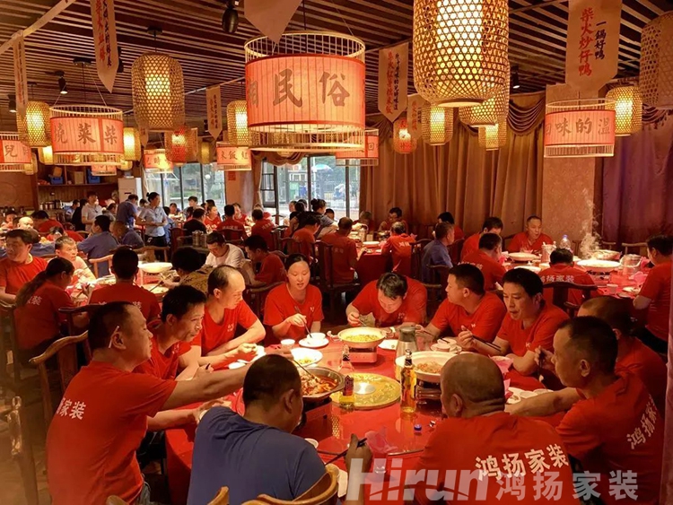 逆勢(shì)增長(zhǎng)、破浪領(lǐng)航！政協(xié)副主席彭繼球盛贊鴻揚(yáng)家裝